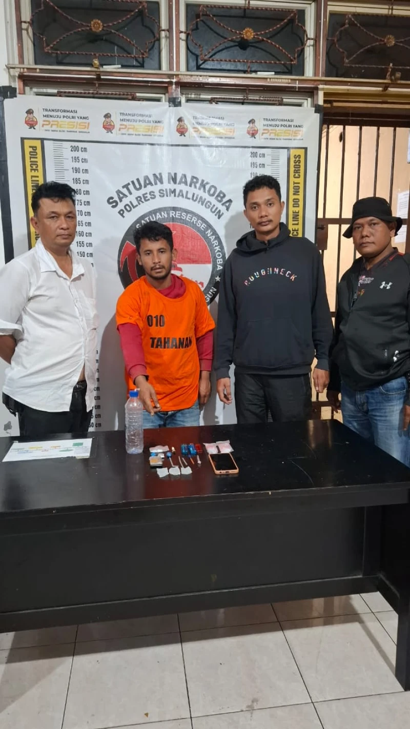 Pengejaran yang tak kenal lelah akhirnya Pengedar Sabu berhasil di bekuk Unit Reskrim  Polsek Raya Barang Bukti 2,25 Gram Sabu di amankan. - www.tajamnews.co.id
