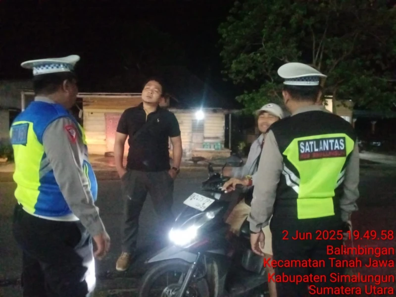 Polsek Tanah Jawa Intensifkan Blue Light Patrol Malam Hari, Berhasil Cegah Kejahatan Jalanan dan Pelanggaran Lalu Lintas - www.tajamnews.co.id