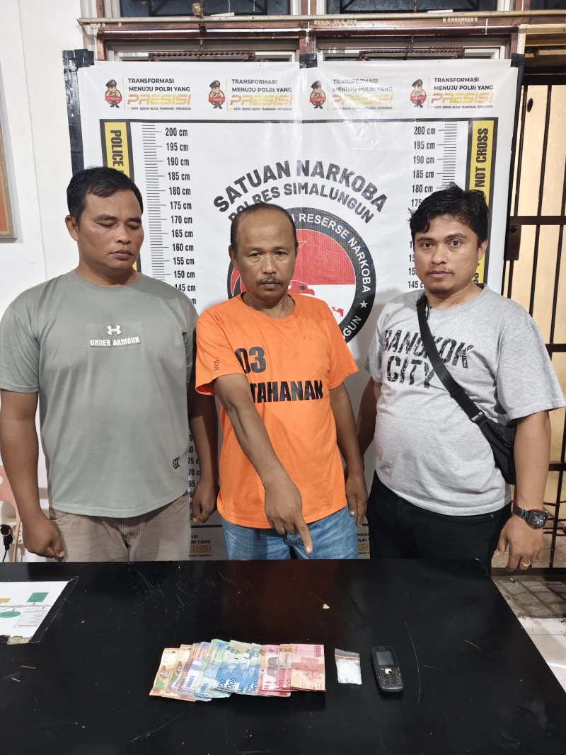 9,75 Gram Sabu berhasil di sita dari kantong celana Ropandi oleh tim res Polsek Bosar Maligas - TajamNews