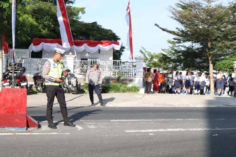 KBO Sat Lantas Simalungun Pastikan Kelancaran Lalu Lintas saat HUT RI ke-80 di Raya: “Polri Hadir untuk Masyarakat” - TajamNews