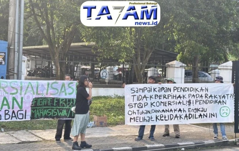 Mahasiswa USU Gelar Aksi di Pintu Masuk Kampus imbas Rektor mereka Diperiksa KPK - TajamNews