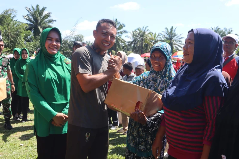Letkol Inf. Wahidin Sobar S.Sos MSc Berbagi Keceriaan Kepada Anak Yatim Dan Dhuafa - TajamNews