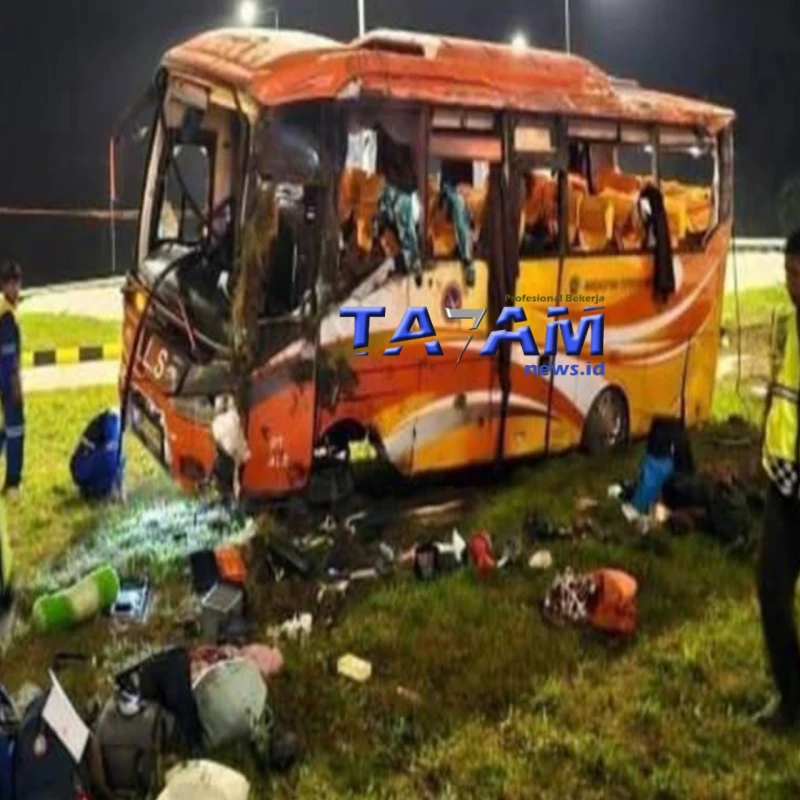 Bus Rombongan Atlet Karate dari Medan Kecelakaan di Padang Baru, 2 Orang Meninggal, Sopir Kabur - TajamNews