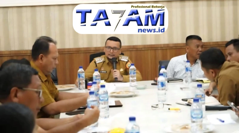 Bupati Labusel Dorong Sinergi OPD Demi Kesejahteraan Desa - TajamNews