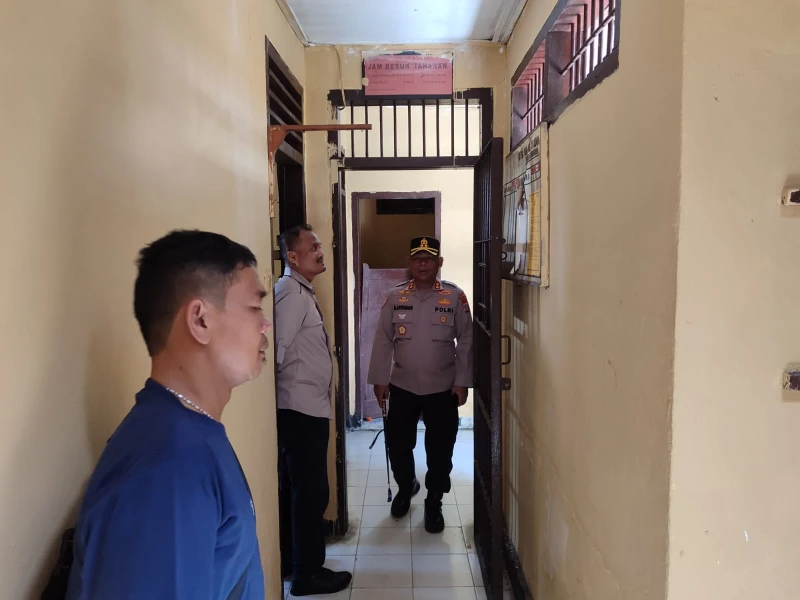 Kapolres Simalungun Sidak Mendadak SPKT Polsek Balata, Pastikan Pelayanan Prima kepada Masyarakat - TajamNews