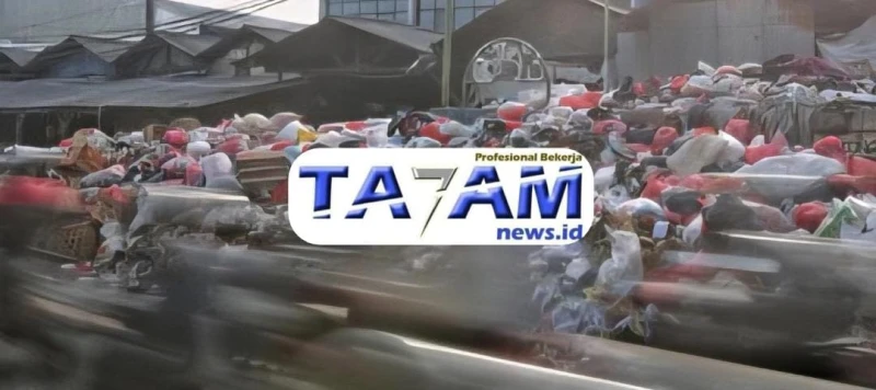 Warga Deli Serdang Blokir Jalan Akibat Gunungan Sampah 100 Meter dan Bau Busuk Mencekik - TajamNews