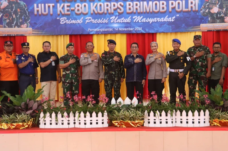 Kapolres Simalungun Bersama Jajaran Hadiri Puncak HUT ke-80 Korps Brimob Polri, Harap Personel Makin Profesional dan Tangguh Hadapi Tantangan Keamanan - TajamNews