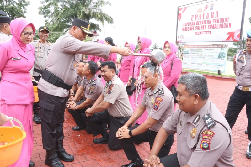 Komitmen 2026! Kapolres Simalungun Lantik 49 Personel Berpangkat Baru, Ajak Terus Mengabdi untuk Nusa dan Bangsa dengan Dedikasi Lebih Tinggi - TajamNews