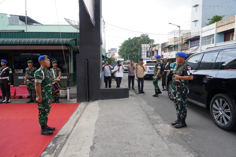 Dandenpom Sambut Kunker  Danpuspomad Mayjen TNI Eka Wijaya Permana di Denpom I/1 Pematangsiantar - TajamNews
