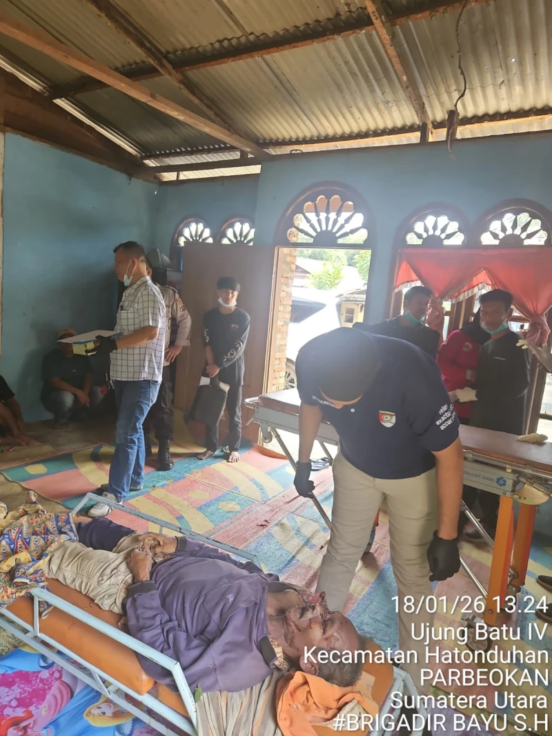 Petani 73 Tahun Ditemukan Tewas di Kebun Sawit Hatonduhan, Polsek Tanah Jawa Gerak Cepat Olah TKP - TajamNews