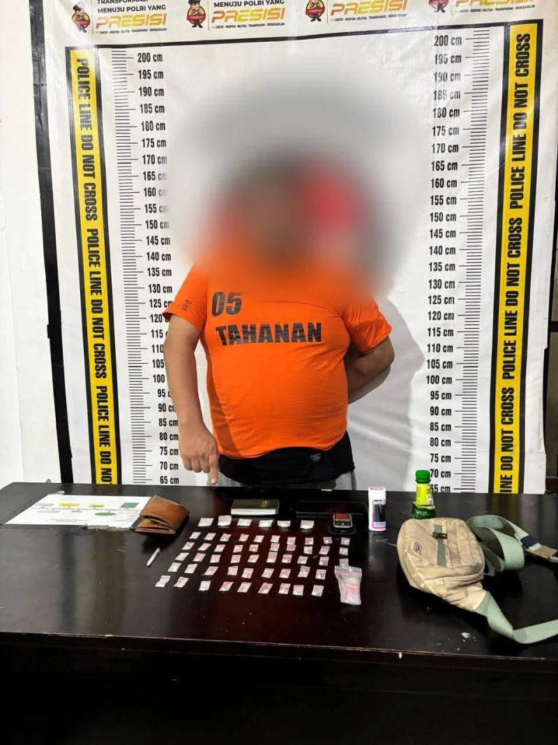 Tengah Malam Digerebek di Kos Polres Simalungun Ciduk Bandar Sabu dengan 54 Plastik Klip Siap Edar - TajamNews