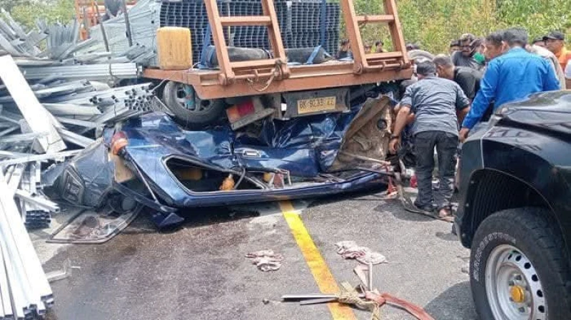 Kecelakaann Maut di Simalungun, Truk Gagal Menanjak Tewaskan 3 Orang - www.tajamnews.co.id