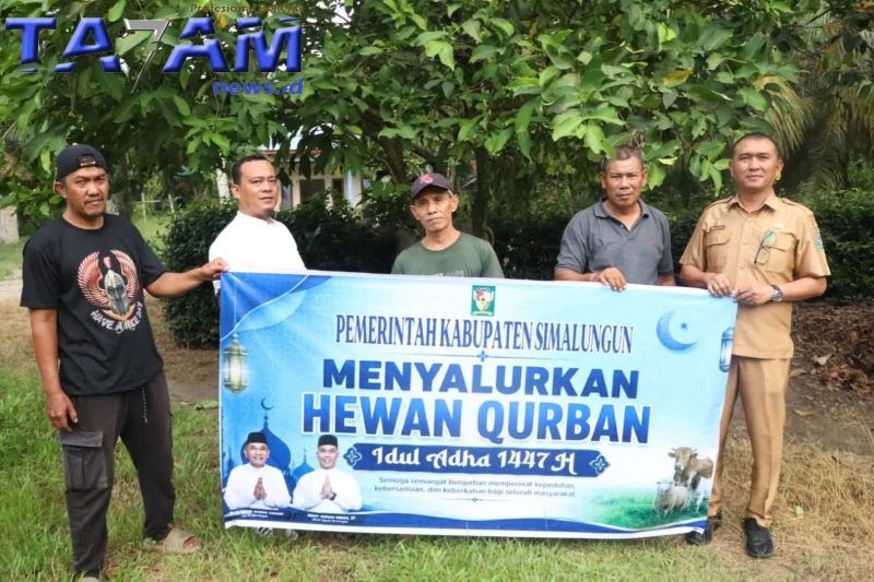 Warnai Idul Adha: Kadis–LH Serahkan Hewan Qurban kepada Pimpinan Daerah Muhammadiyah Simalungun - www.tajamnews.co.id