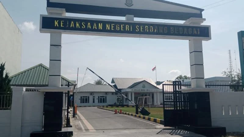 Kajari dan Kasi Pidsus Sergai Dikabarkan Dijemput Tim Kejagung, Kejati Sumut Masih Tunggu Informasi Resmi - TajamNews
