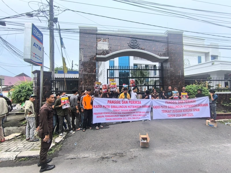 *Disambut Perwakilan Kejatisu, Puluhan Massa Minta Periksa Hotbinson Damanik dan Mhd Ali Damanik Atas Dugaan Korupsi di PUTR Simalungun* - TajamNews