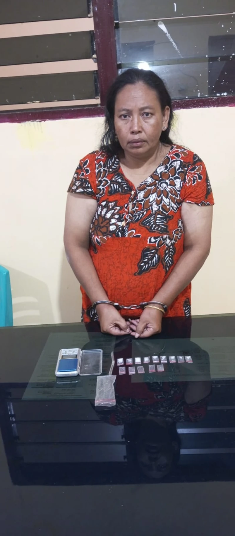 Dramatis! Pengejaran Wanita Gembong Sabu di Sei Torop, Anggota Polsek Bosar Maligas Terluka Tertusuk Duri Sawit demi Berantas Narkoba - TajamNews