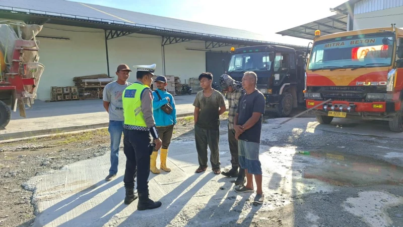 Satlantas Polres Simalungun Gelar POLANTAS KARIB, Ajak Masyarakat Nagori Pematang Simalungun Tertib Berlalu Lintas - TajamNews