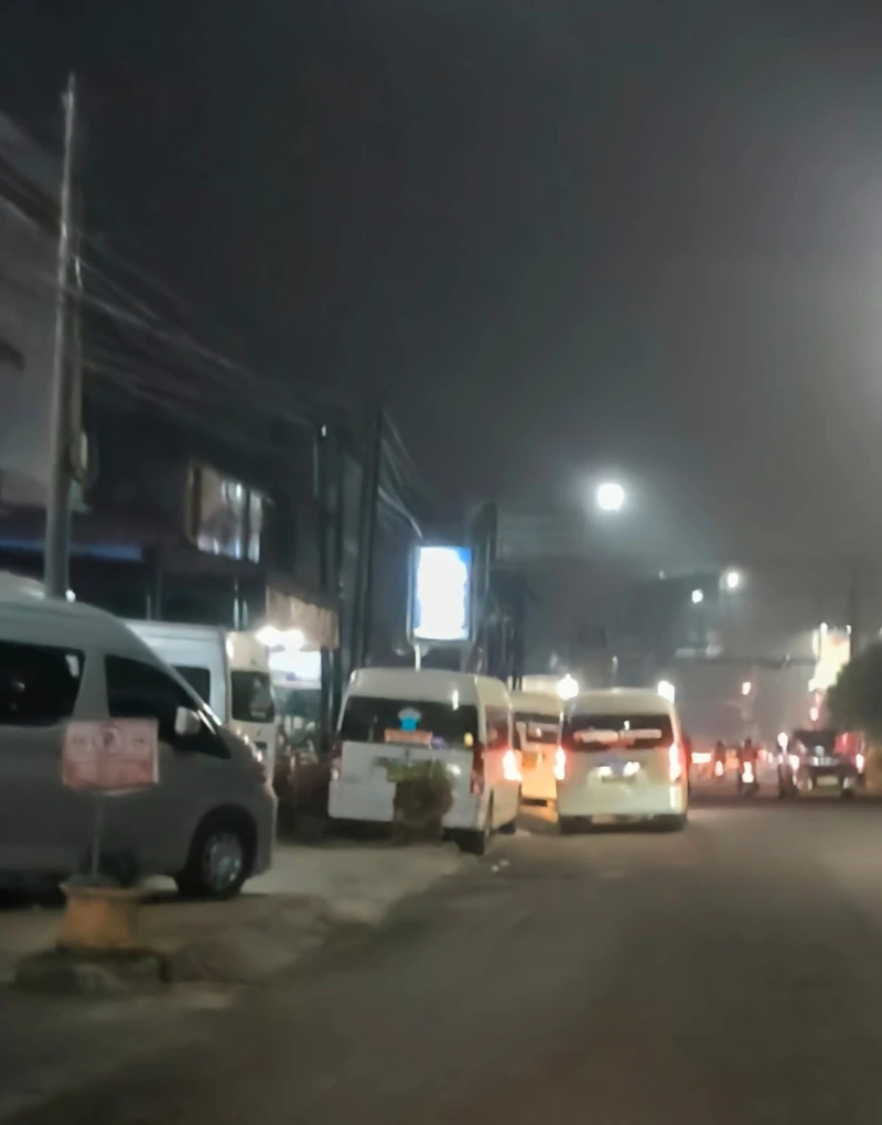 Satlantas Kasih Info Ke Travel Sejahtera Platinum, Sopir: Beresin Parkir Kelen, Pesan Dari Satlantas - TajamNews
