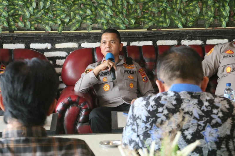Wujudkan Quick Wins Kapolri, Kapolres Simalungun Gelar Rembuk Bersama Warga di Polsek Dolok Batu Nanggar - TajamNews
