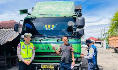 Satlantas Polrestabes Medan Gencarkan Sosialisasi Bahaya Over Load & Over Dimensi di Jalur Padat Truk - www.tajamnews.co.id