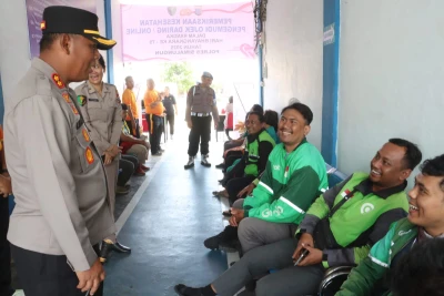 Kapolres Simalungun Gelar Pemeriksaan Kesehatan Gratis Untuk Driver Ojol Dan Lansia Sambut Hut Bhayangkara Ke-79 - www.tajamnews.co.id
